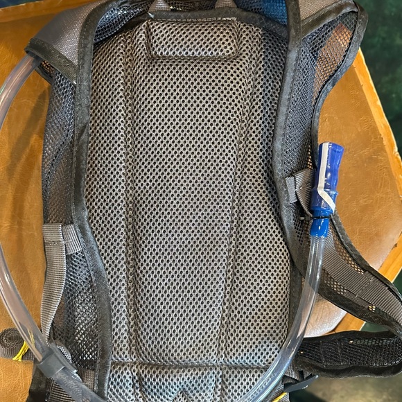 Eclipse Hydration Pack - Picture 2 of 3